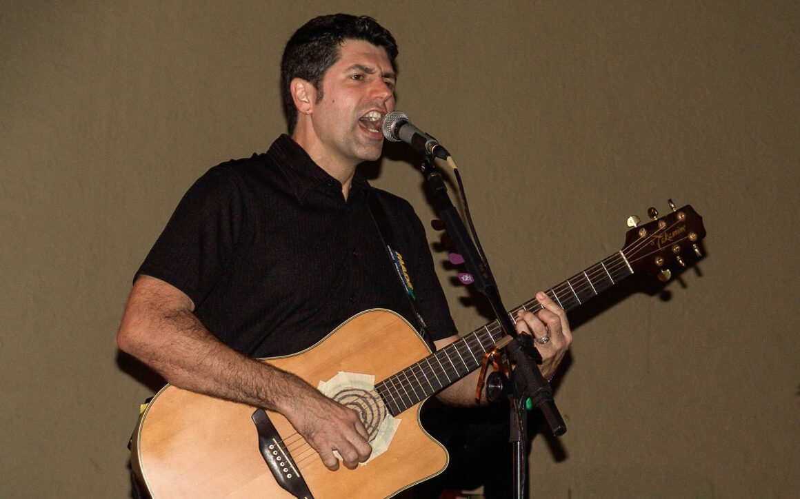 Leoni, por David Capibaribe